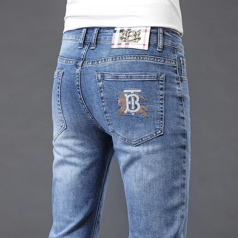 Embroidered stretch jeans