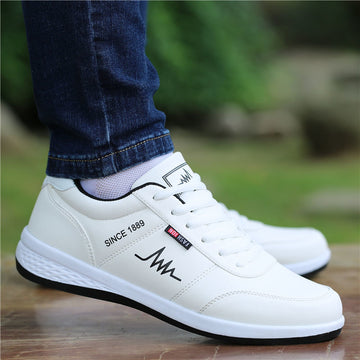 Warm and velvet casual leather sneakers